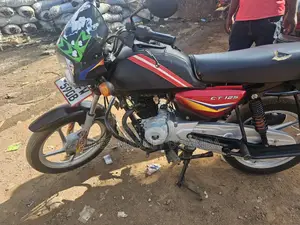 Bajaj Boxer 125 2024 Red