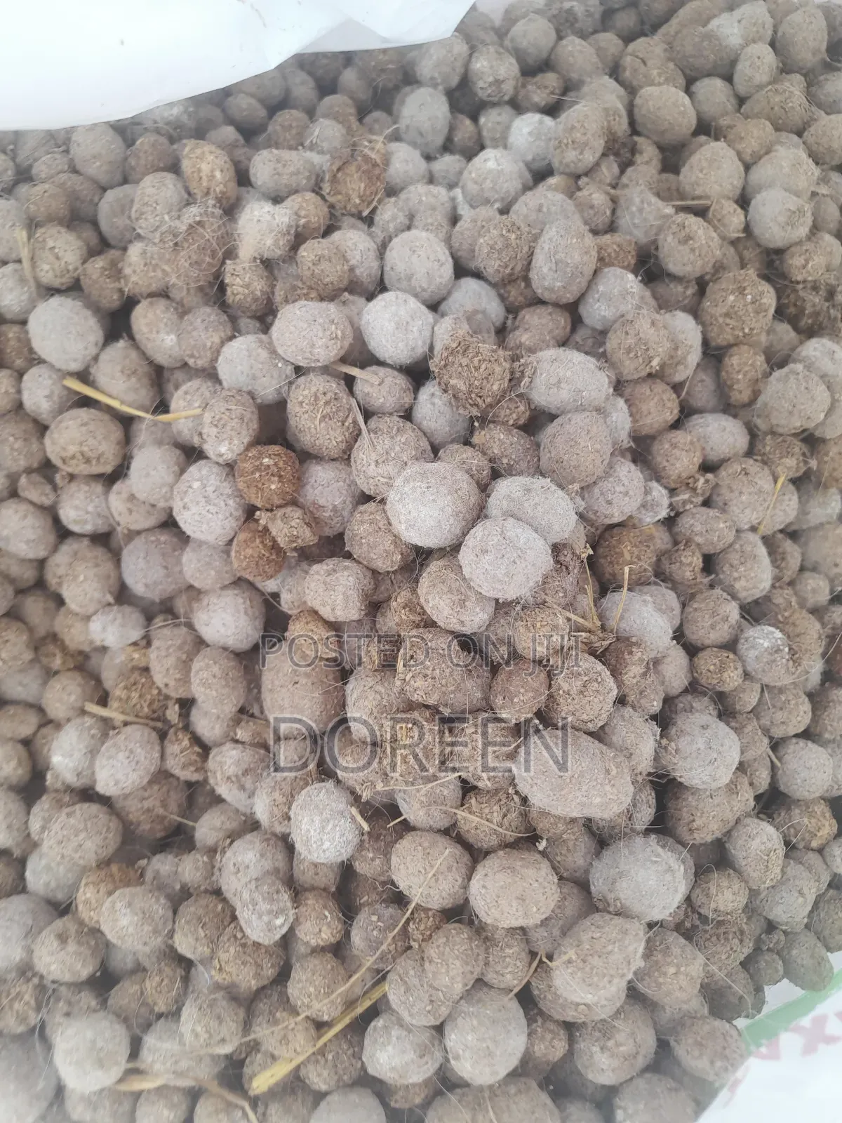 Rabbit Droppings and Urine Manure