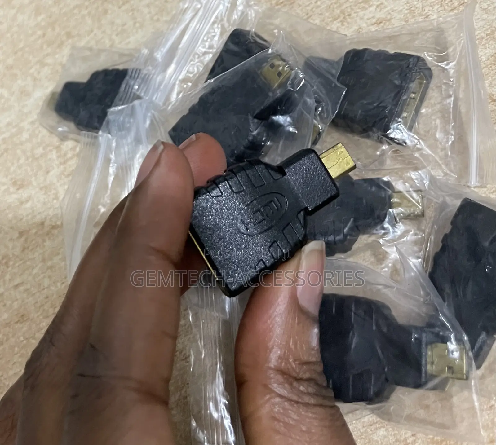 Miicro HDMI to HDMI Connector