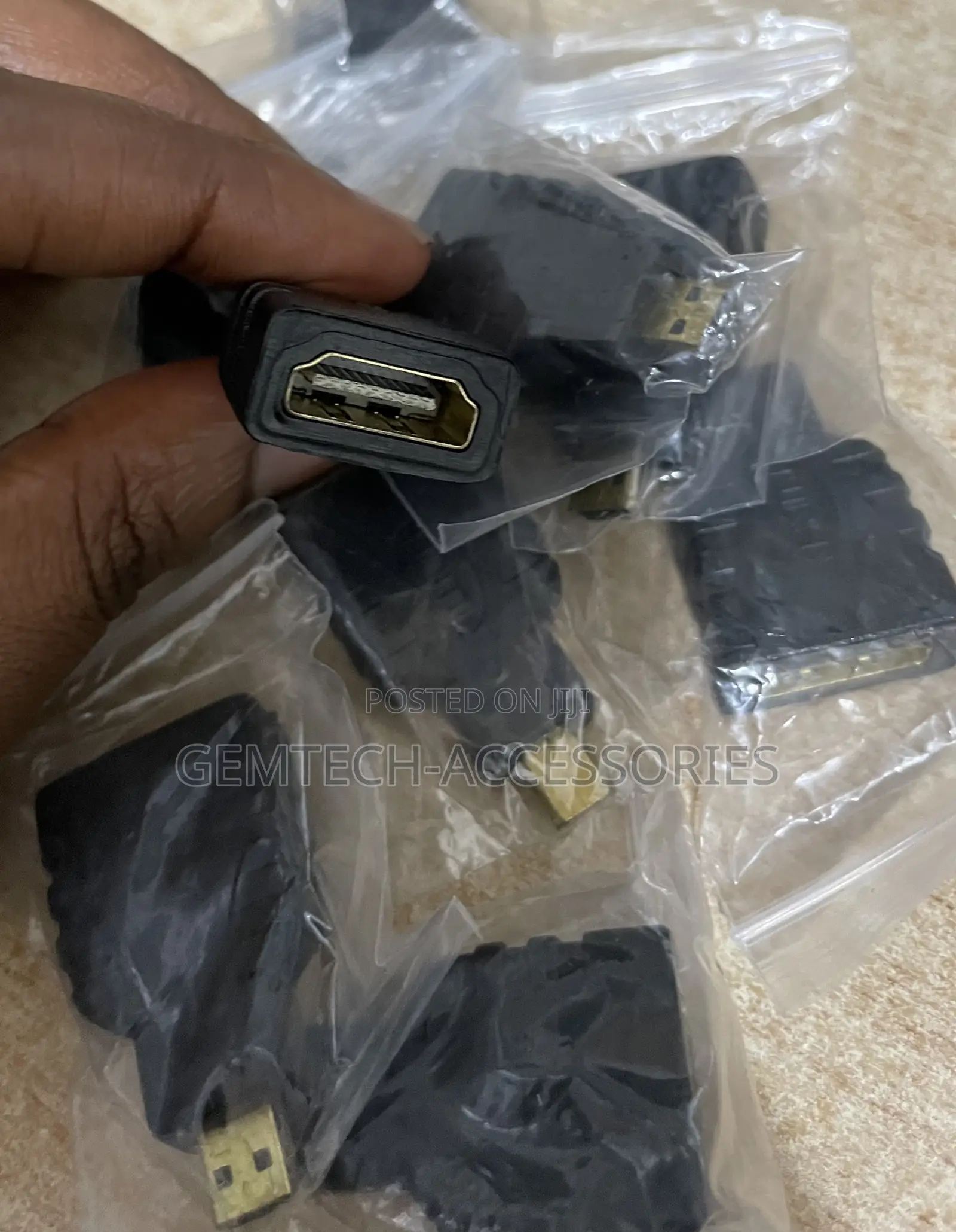 Miicro HDMI to HDMI Connector