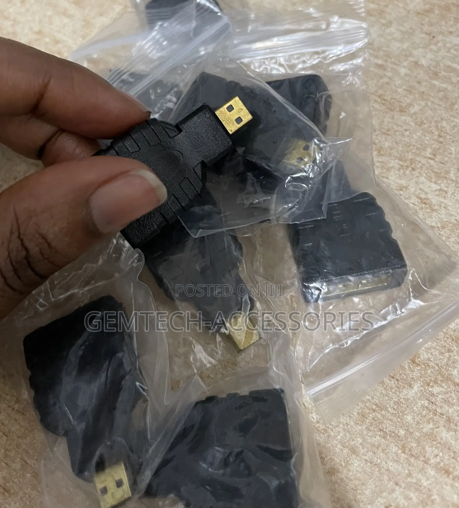 Miicro HDMI to HDMI Connector
