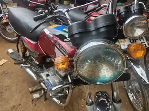 Bajaj Boxer 2018 Red
