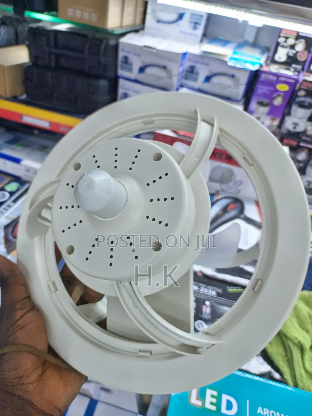 Led Aromatherapy Fan Light With 360° Rotation.