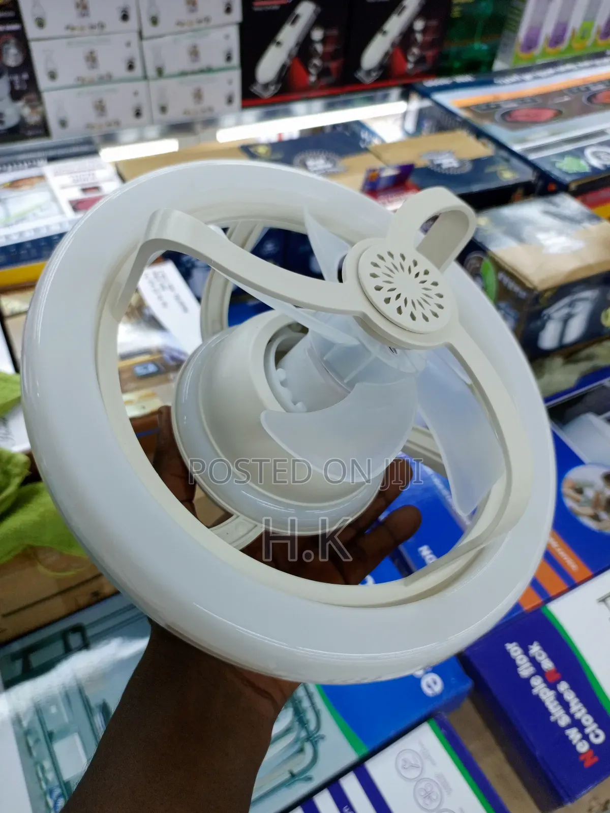 Led Aromatherapy Fan Light With 360° Rotation.