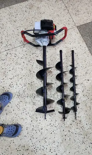 Earth Auger With 3 Bits