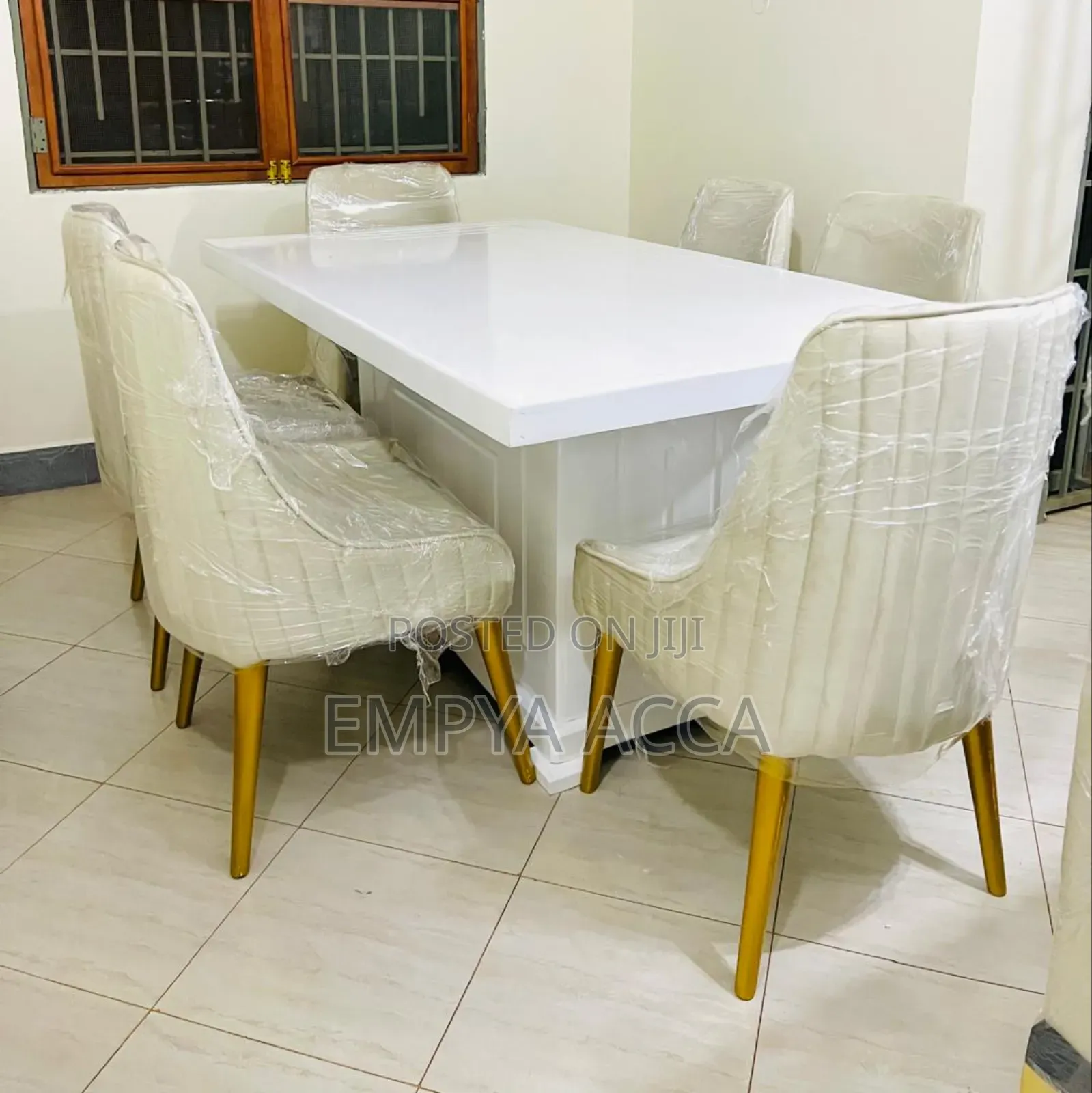 Line Dining Sets
