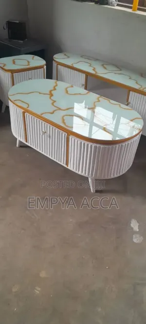 Centre Piece Tables