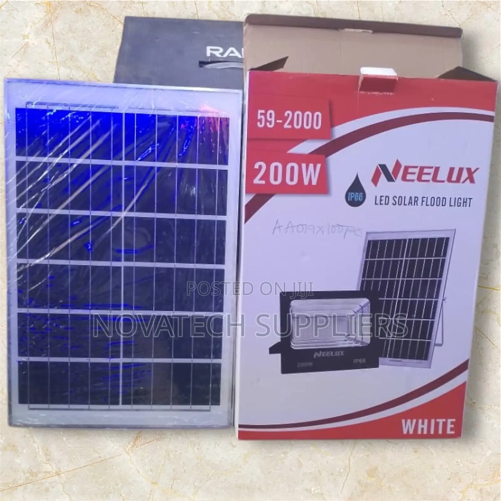 200W Automatic Neelux LED Solar Flood Lights Khan