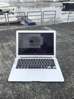 Laptop Apple MacBook Air 4GB Intel Core I5 SSD 128GB