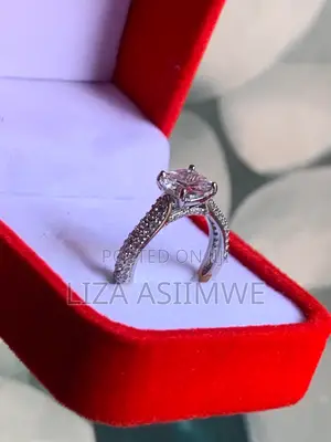 Female Single Stone Silver Ring (Size 8)(18)