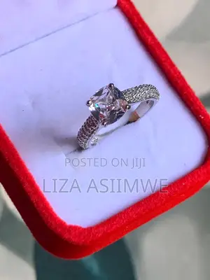 Female Single Stone Silver Ring (Size 8)(18)