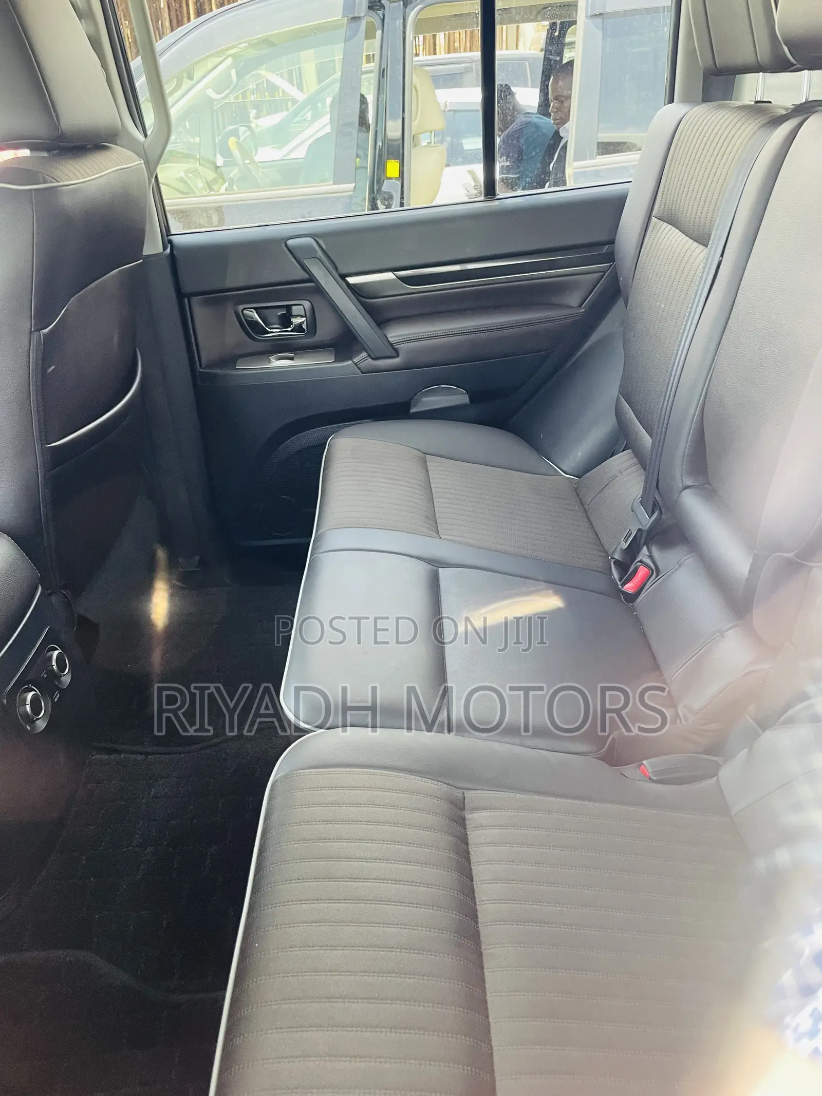 Mitsubishi Pajero 2010 White