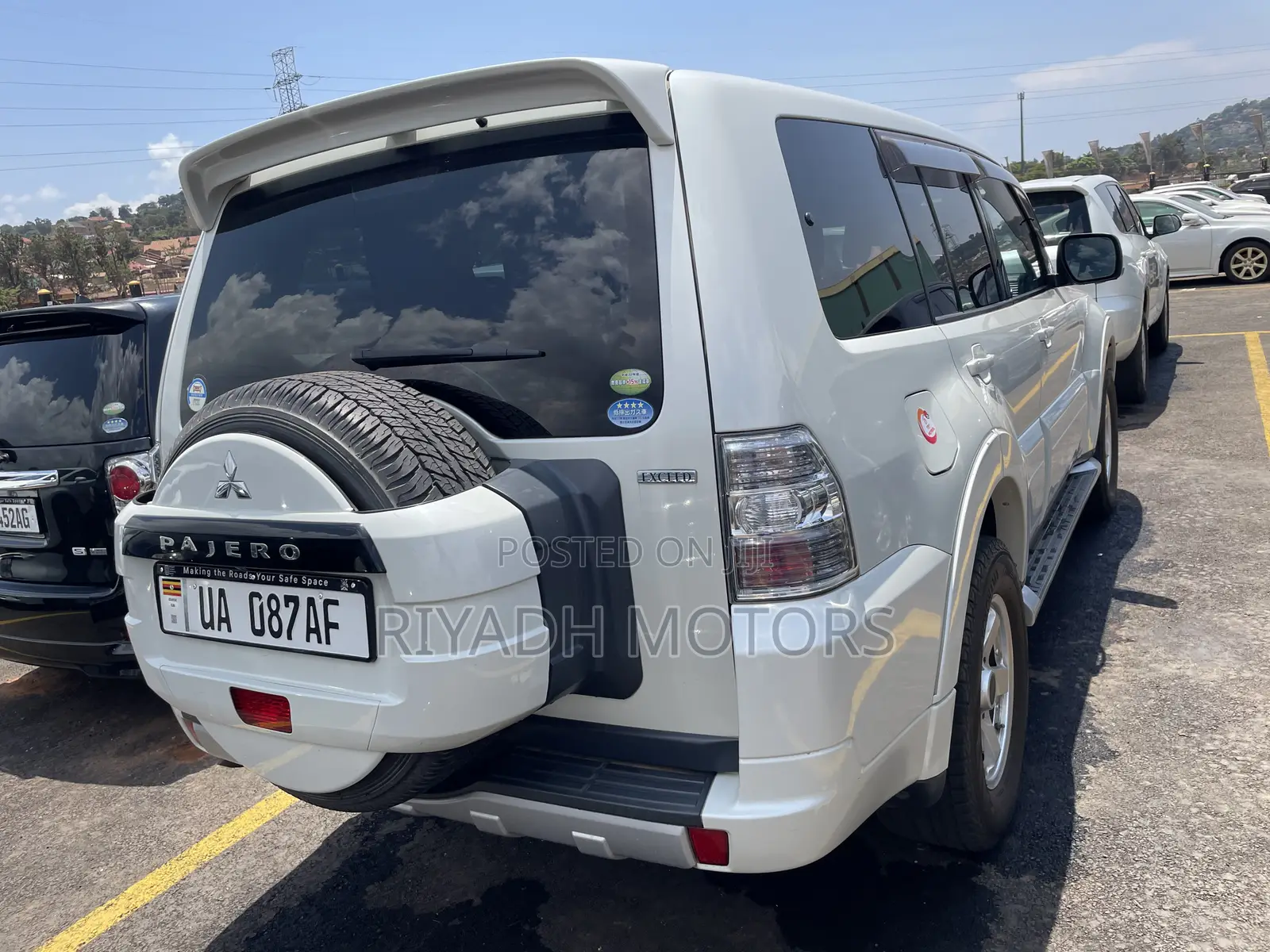 Mitsubishi Pajero 2010 White