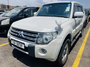 Mitsubishi Pajero 2010 White