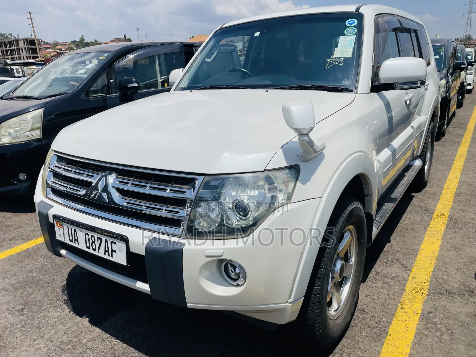 Mitsubishi Pajero 2010 White