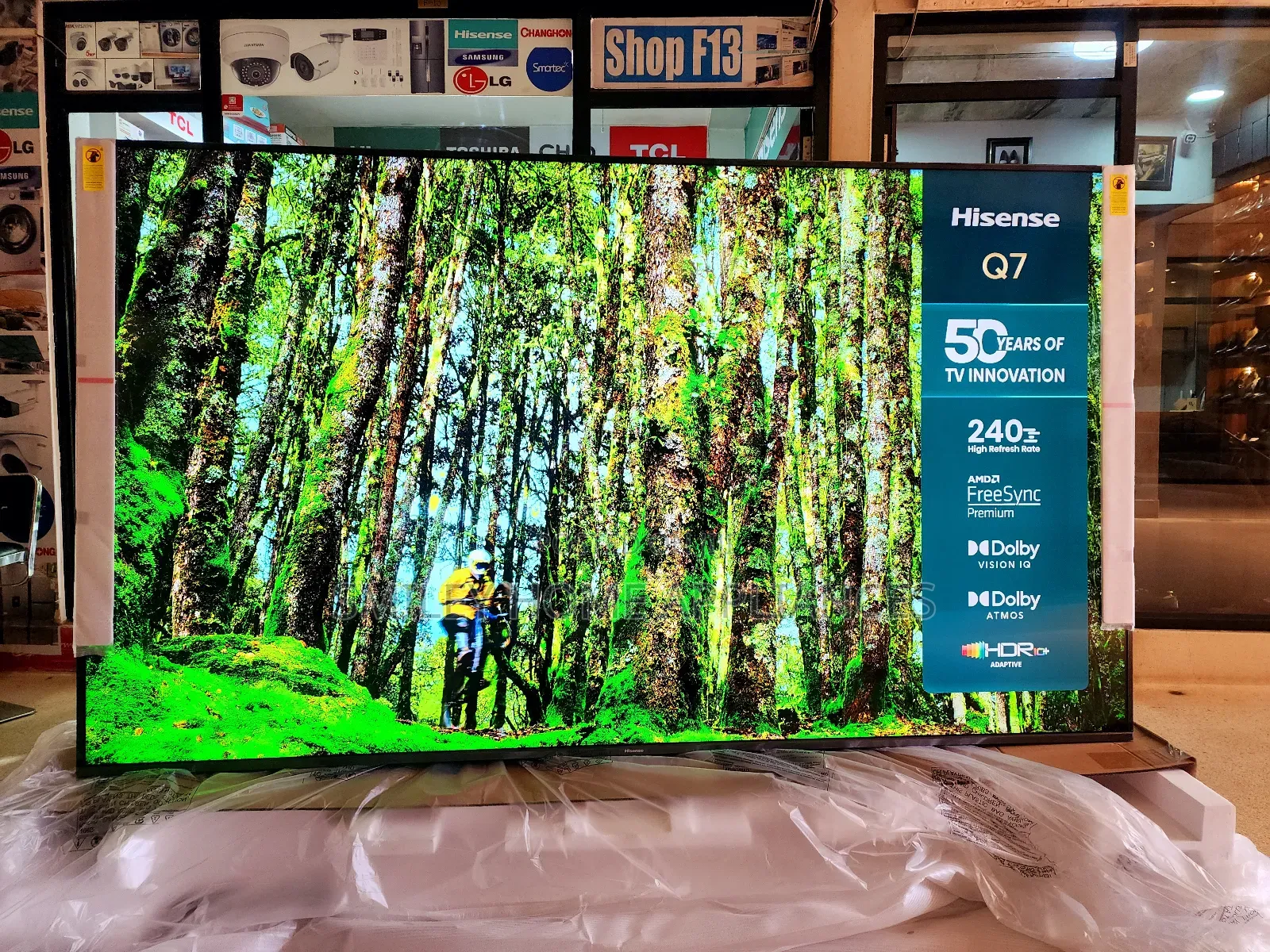 Hisense Q7 Series Quantum Dot Display 100inches Smart Tv