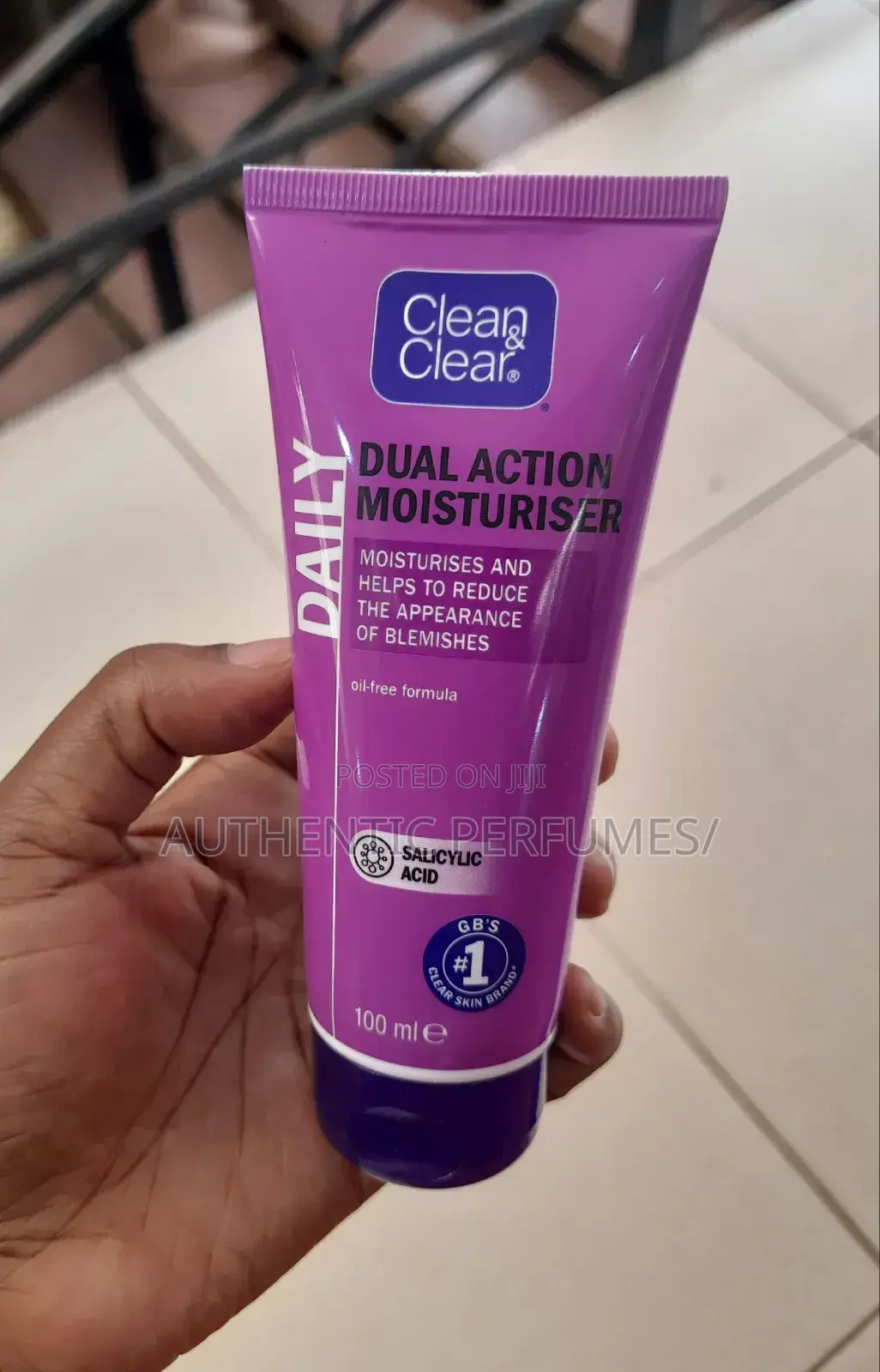 Clean Clear Dual Action Moisturiser 100ml