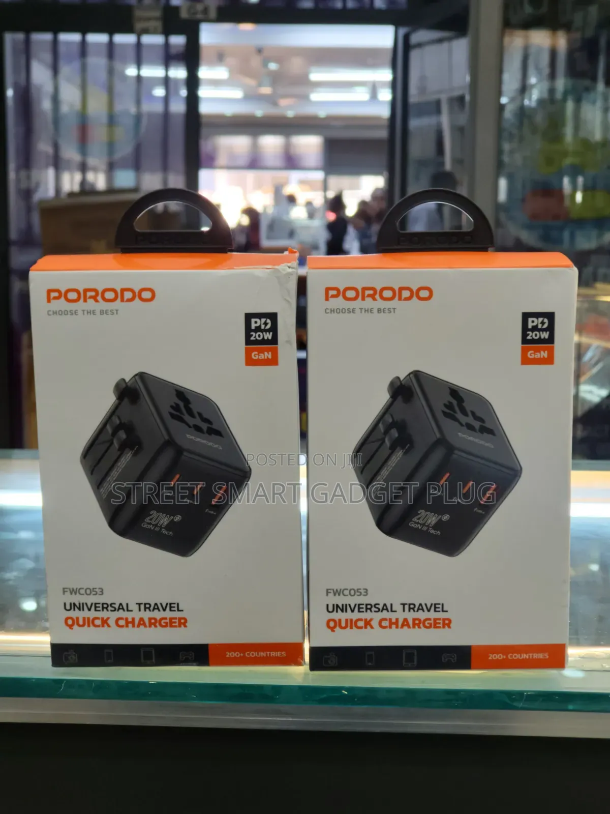 Porodo Universal Travel Adapter 20watts