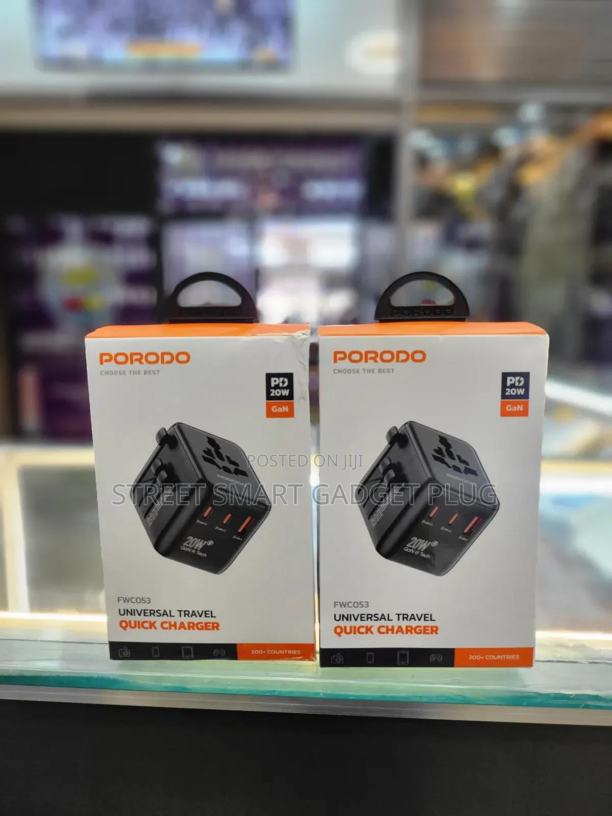 Porodo Universal Travel Adapter 20watts