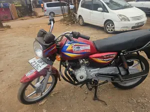 Bajaj Boxer 125 2024 Red