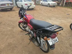 Bajaj Boxer 125 2024 Red