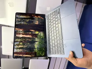 Laptop Apple MacBook Air 2022 M2 8GB Apple M2 SSD 256GB