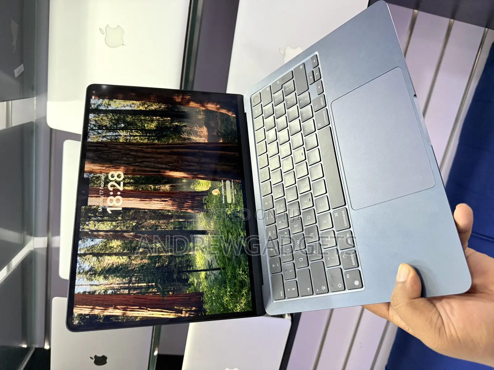 Laptop Apple MacBook Air 2022 M2 8GB Apple M2 SSD 256GB