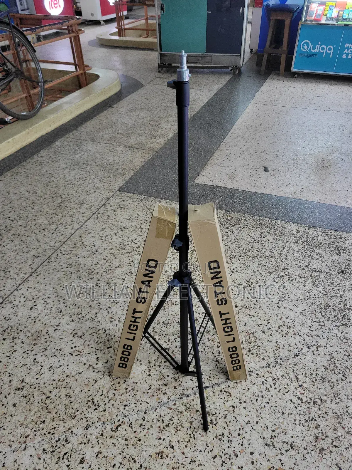 8806 Light Tripod Stand Adjustable Tripod