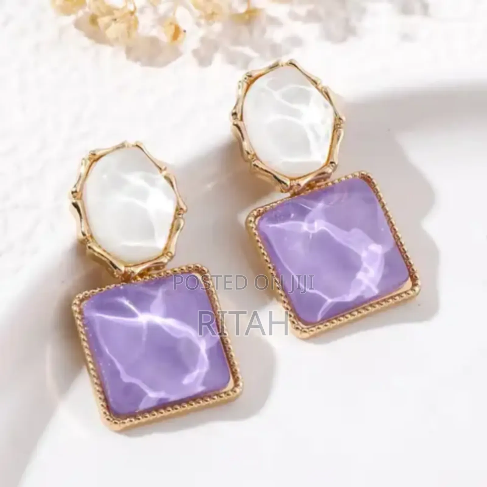 Oval Eardrop Earrings