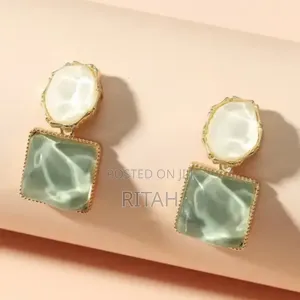 Oval Eardrop Earrings