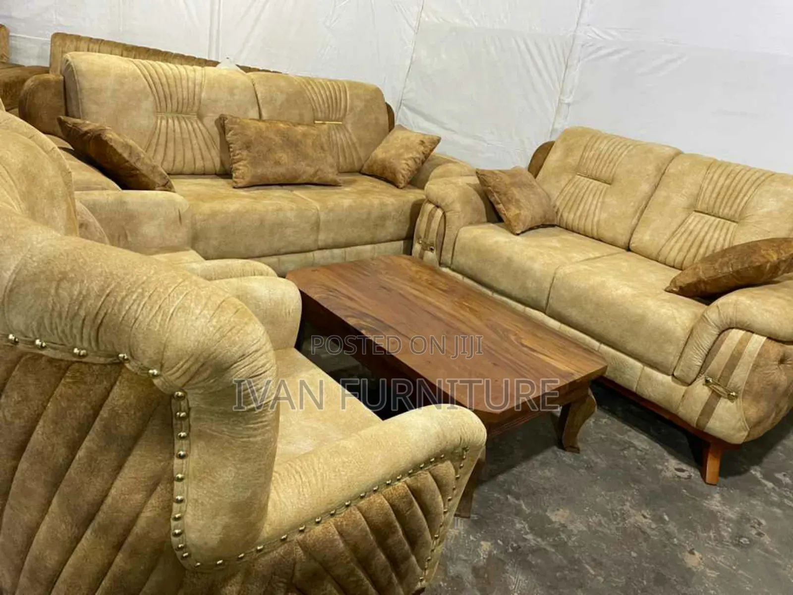 Modern Giants Sofa Set