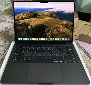 New Laptop Apple MacBook Pro 18GB Apple M3 Pro SSD 512GB