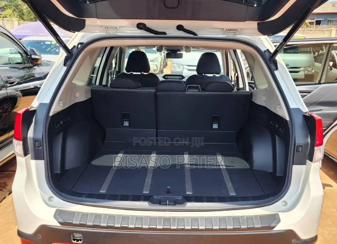 Subaru Forester Premium AWD 2019 White