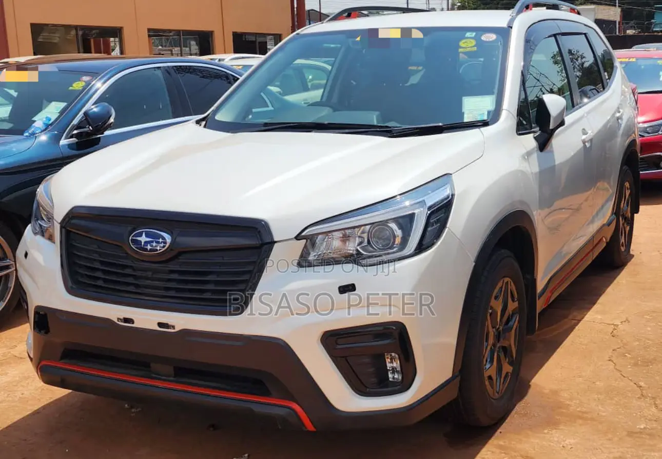 Subaru Forester Premium AWD 2019 White