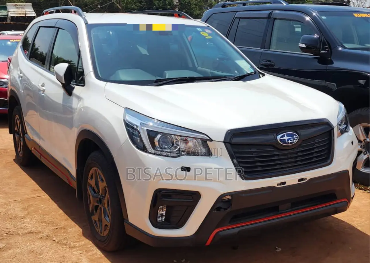 Subaru Forester Premium AWD 2019 White