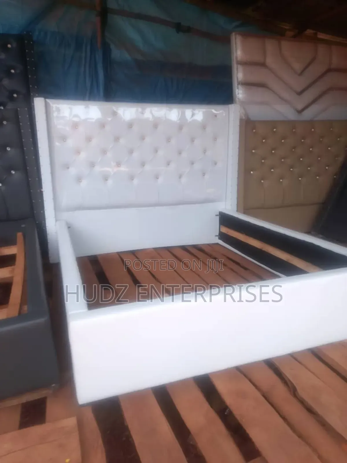 5x6 White Leather Bed  E