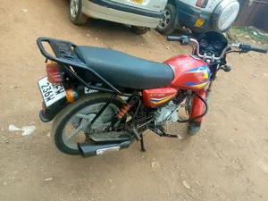 Bajaj Boxer 125 2023 Red
