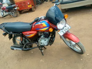 Bajaj Boxer 125 2023 Red
