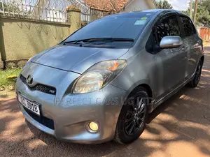 Toyota Vitz 1.5 FWD 5dr 2009 Gray