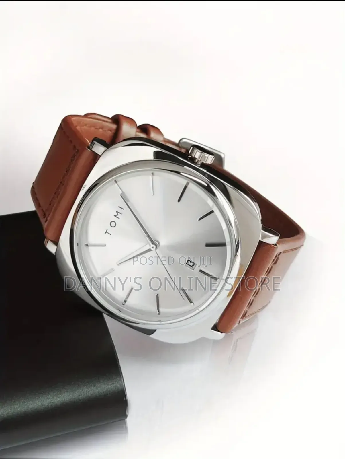 A Men's Square Large Plate Calendar Simple Belt