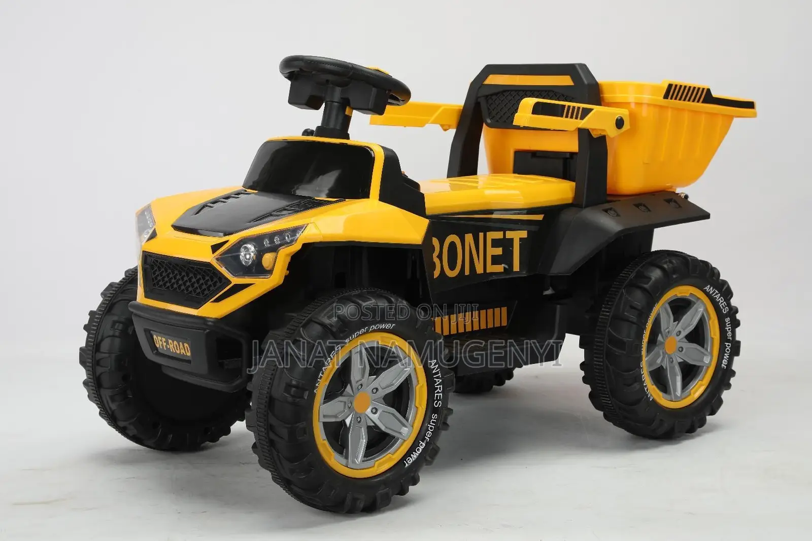 Bonet Baby Seat in Car