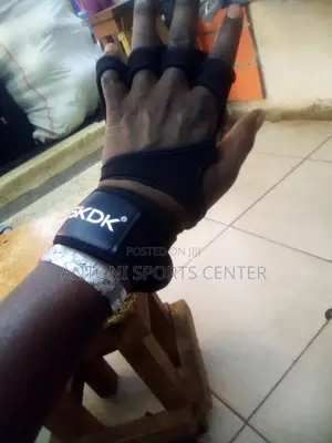 Black Color Gym Gloves