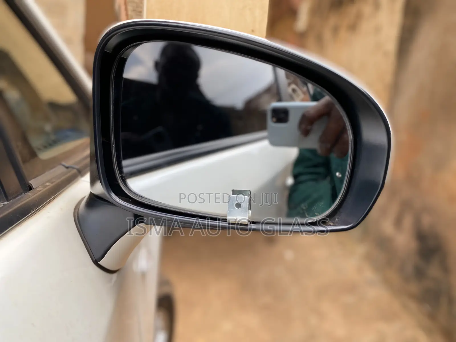 Wish 2003-2008 Side Mirror Plate