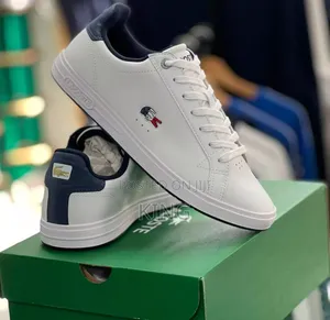 White Lacoste Graduate Pro Sneakers