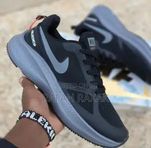 Original Black Nike Zoom Trainer Running Sneakers