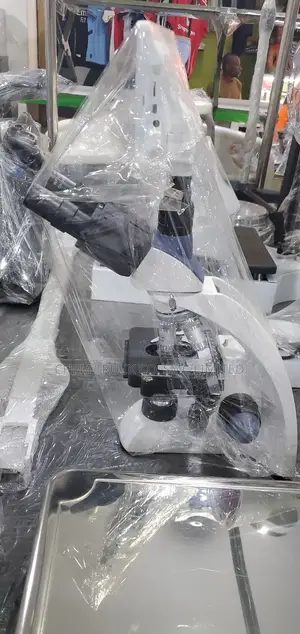 Trianocular Microscope