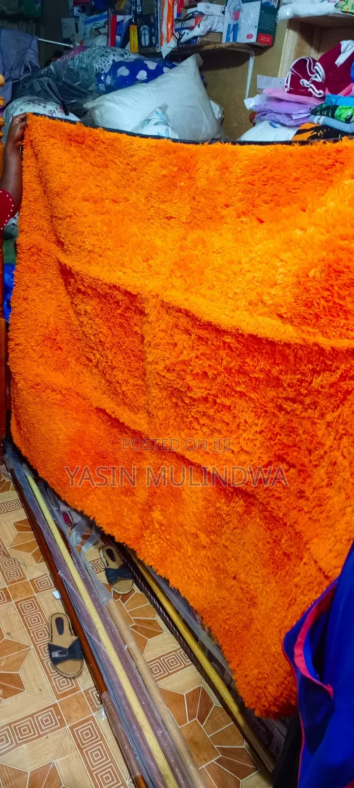 Center Carpet Size 1.5*2meters.