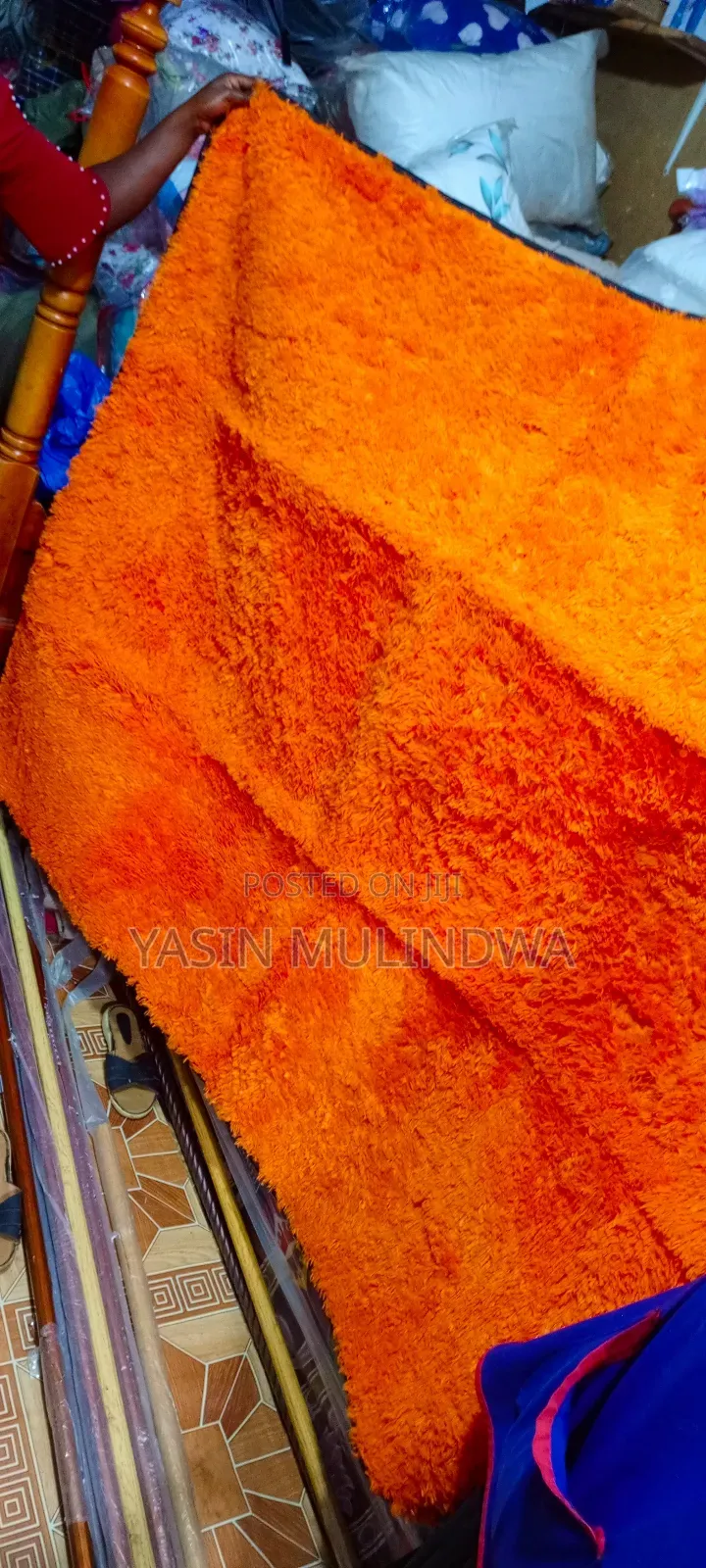 Center Carpet Size 1.5*2meters.