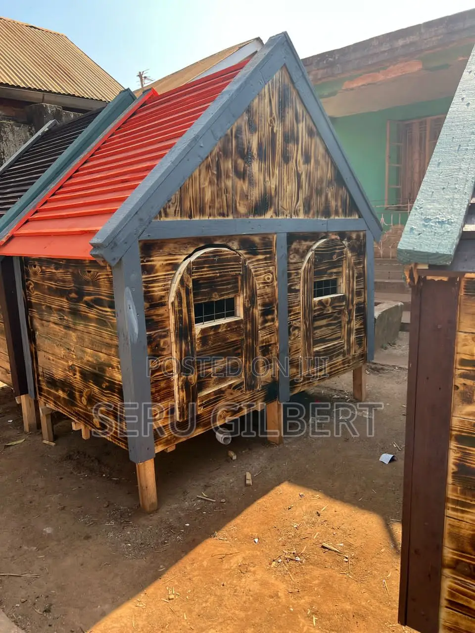 Tihh Nice Dog House