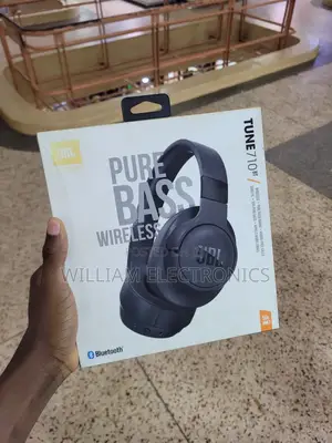 JBL Harman Pure Bass Wireless Headphones Tune 710 BT
